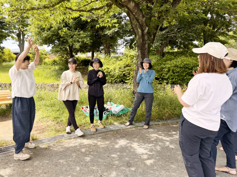 子どもになりきる